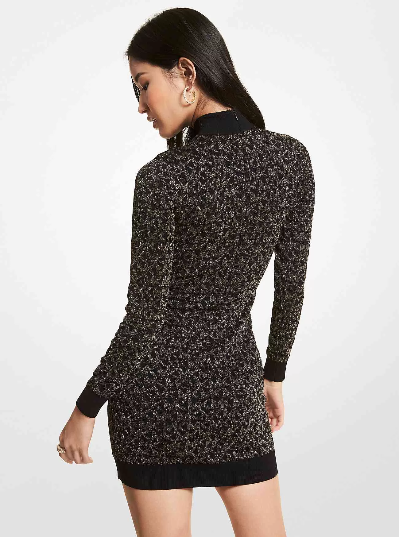 Abito con collo a lupetto in jacquard con logo metallico