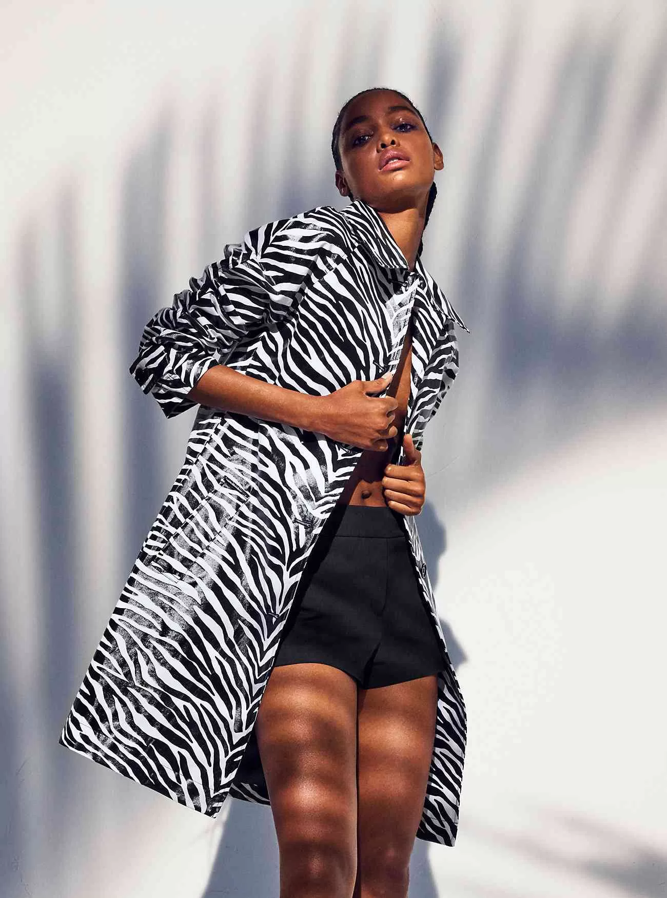 Balmacaan in twill di cotone con stampa zebrata Balmacaan in twill di cotone con stampa zebrata