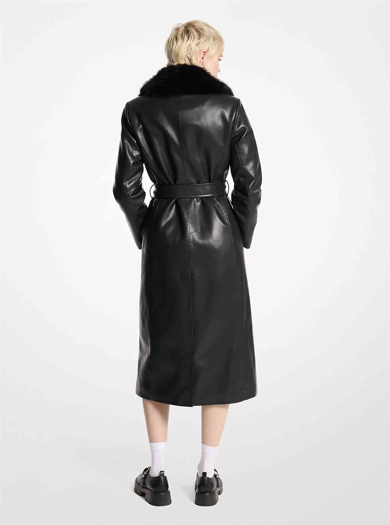 Cappotto vestaglia con finiture in pelliccia sintetica