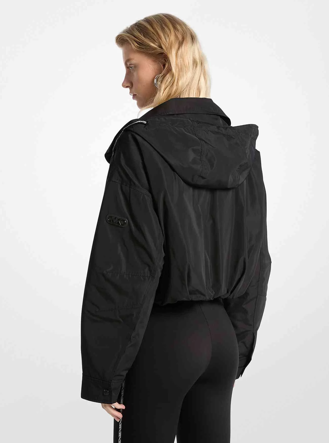 Giacca corta con cappuccio