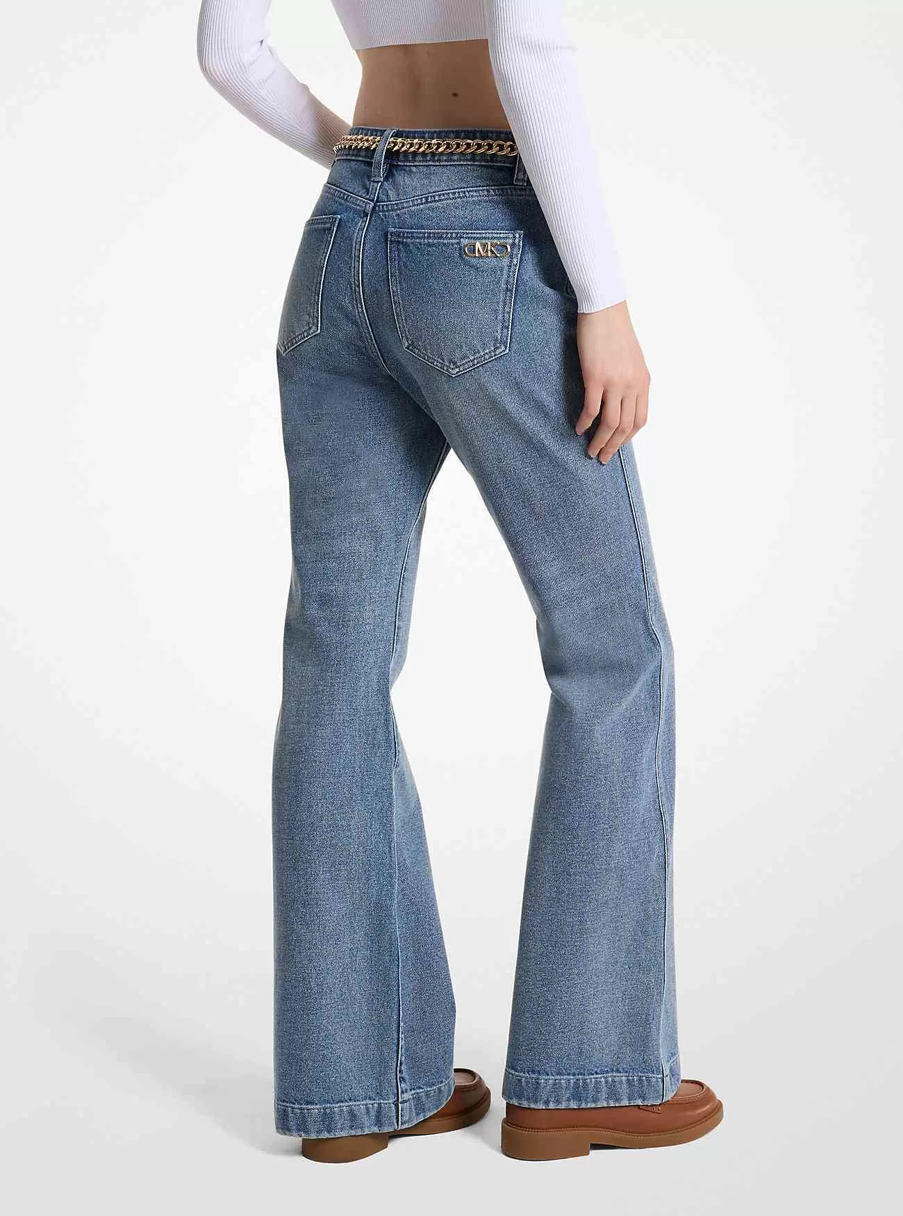 Jeans svasati con cintura in denim