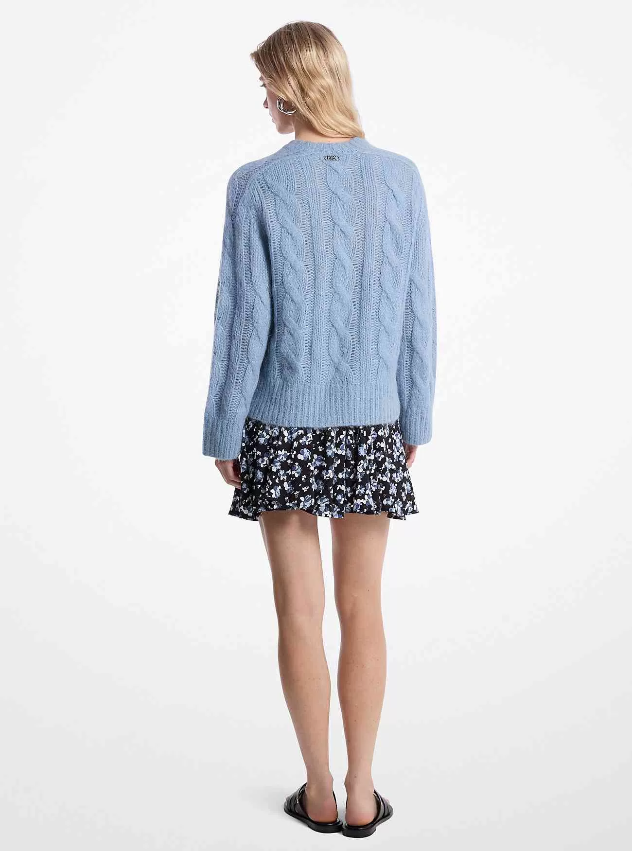 Abito con collo a lupetto in maglia metallizzata